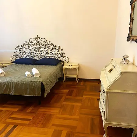 Apartment In Villa Milano-2